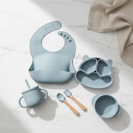 Siliconen eetstmet zuignap voor aan de eettafel - Kleur blauw neutraal - Bebe & Bubi